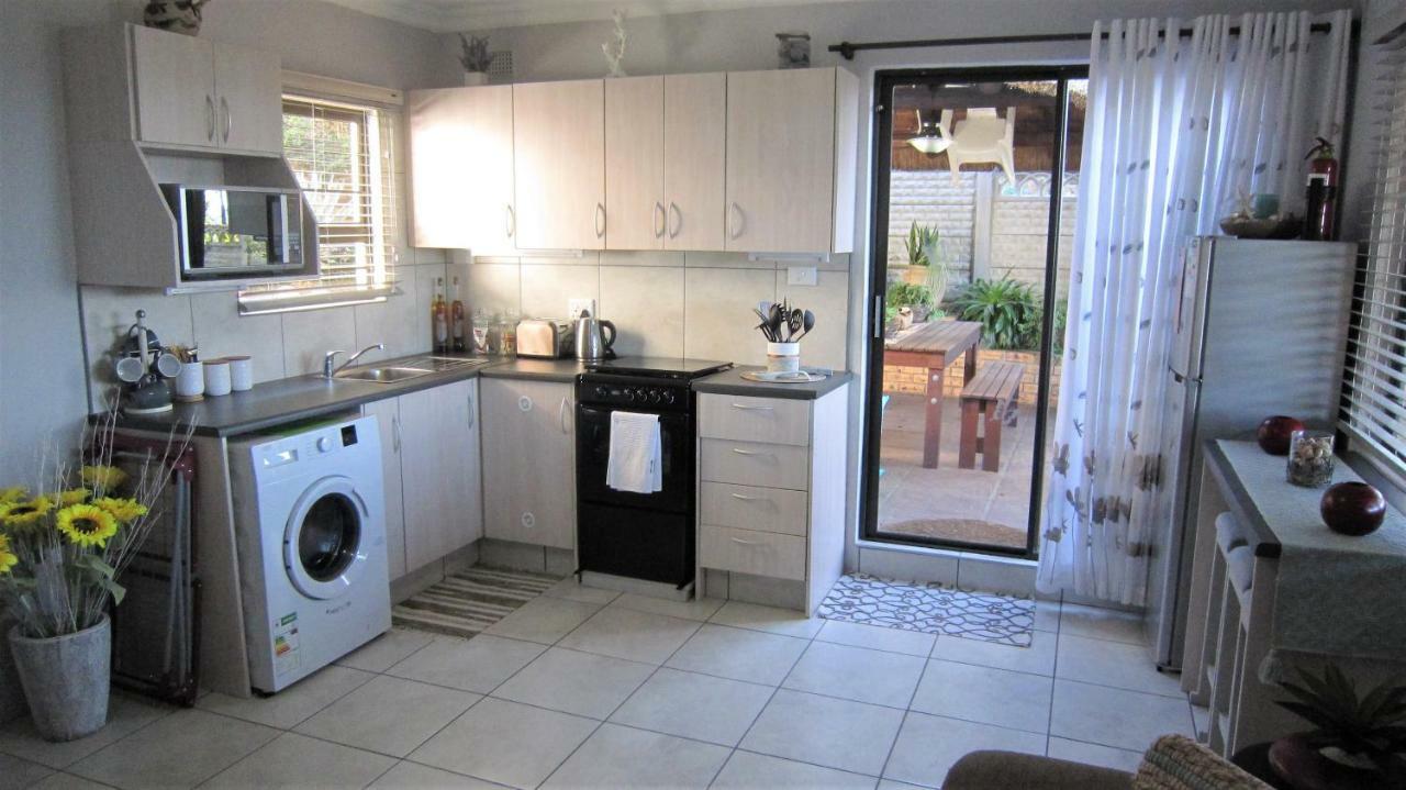 See Rus Self Catering Unit In Westbrook Kzn Private Neat And Cosy Екстер'єр фото