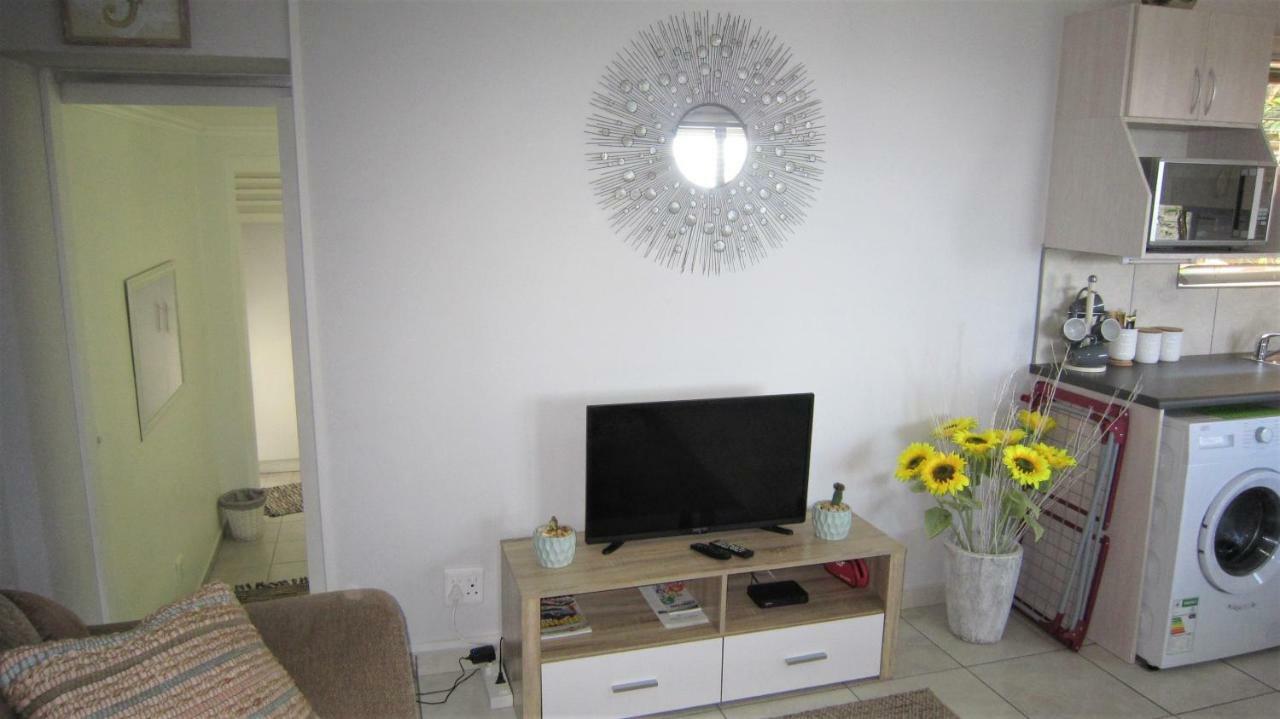 See Rus Self Catering Unit In Westbrook Kzn Private Neat And Cosy Екстер'єр фото