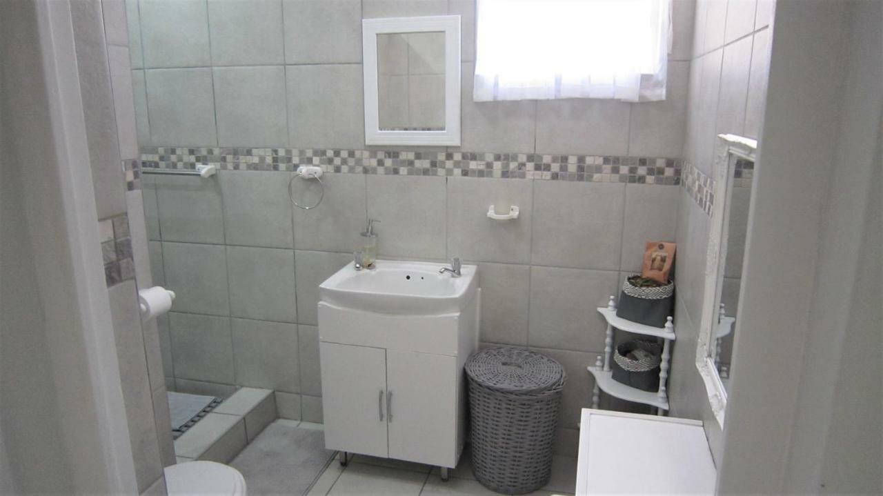 See Rus Self Catering Unit In Westbrook Kzn Private Neat And Cosy Екстер'єр фото